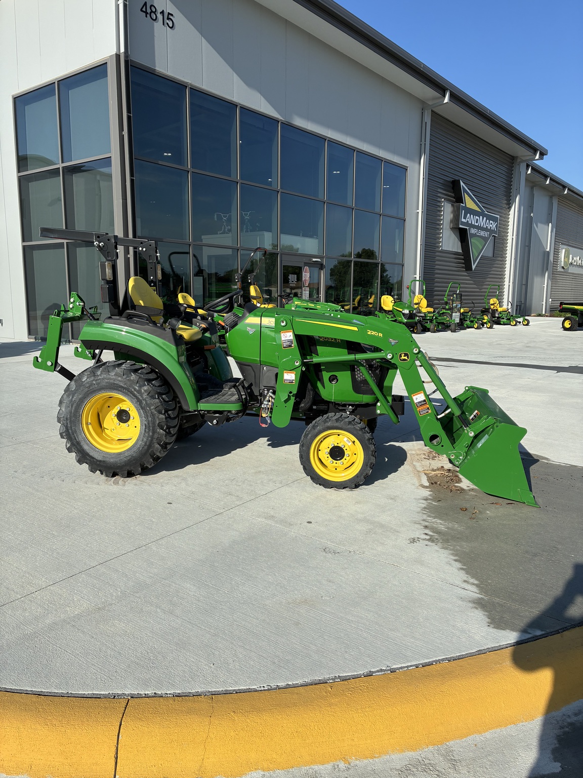  2022 John Deere 2032R at LandMark in Hastings, NE