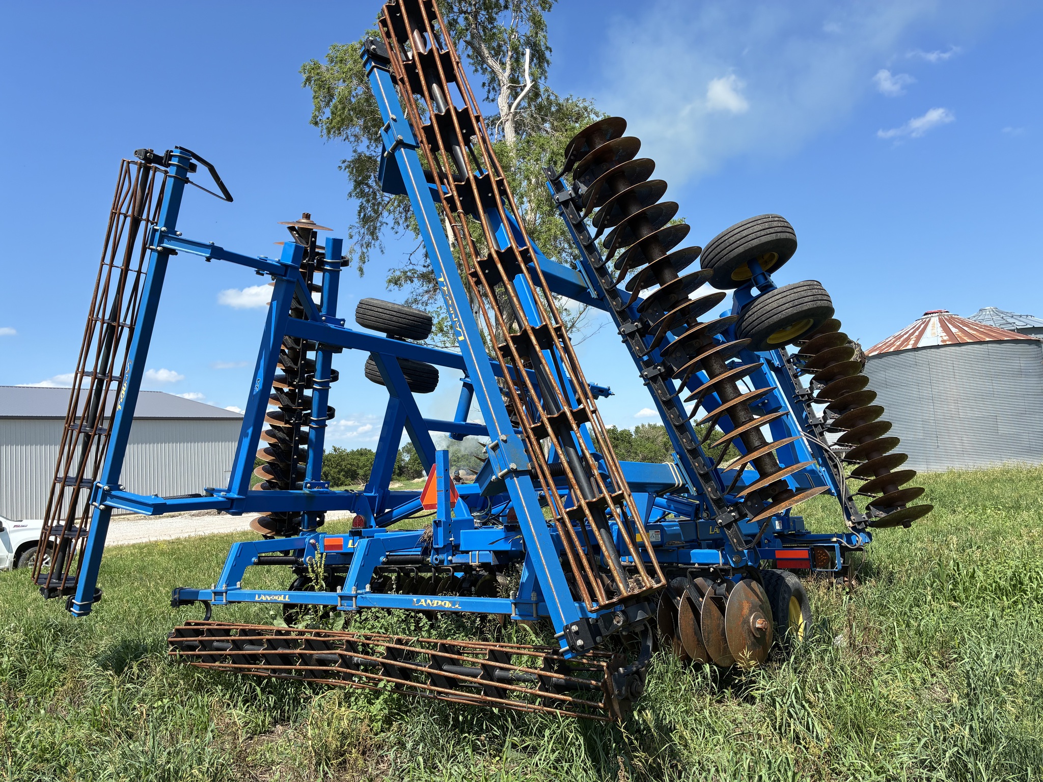   Landoll 7431-33 at LandMark in Hebron, NE