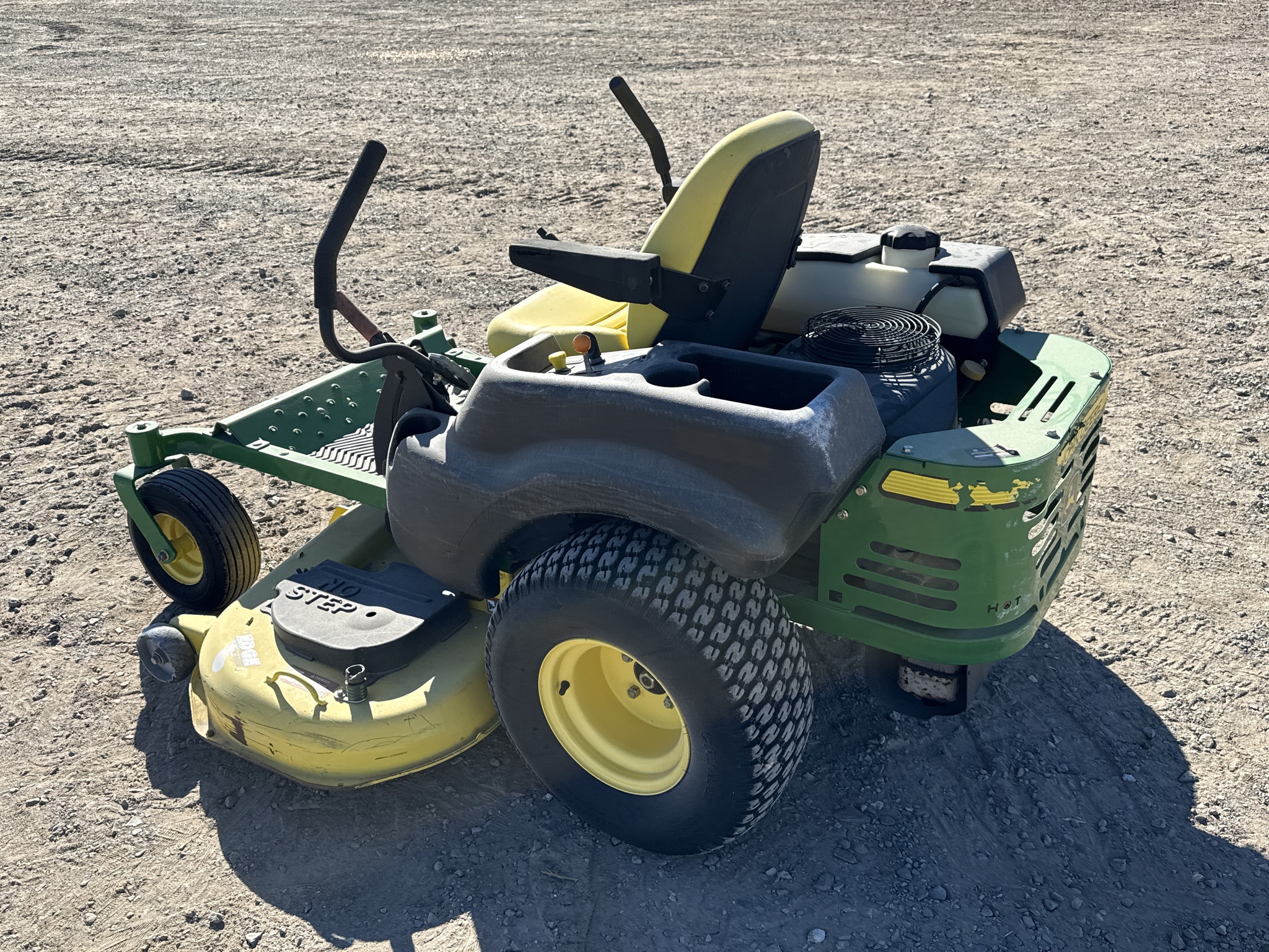  2010 John Deere Z445 at LandMark in Gothenburg, NE