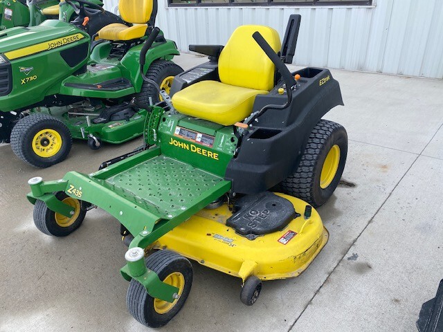  2015 John Deere Z435 at LandMark in Beatrice, NE