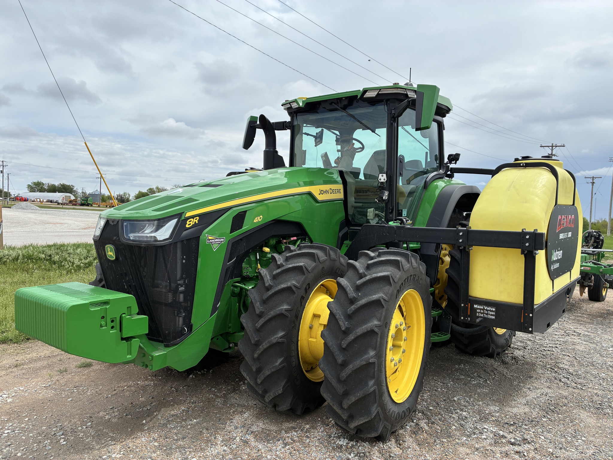  2025 John Deere 8R 410 at LandMark in Hebron, NE