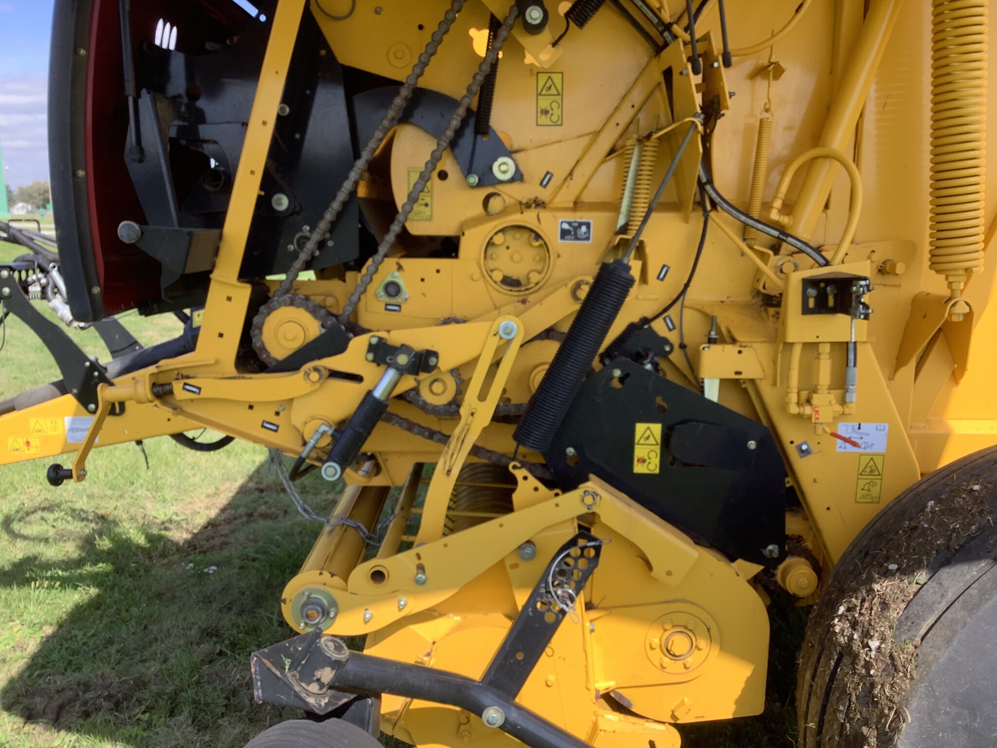  2023 NEW HOLLAND Rollbelt 560 at LandMark in Beatrice, NE