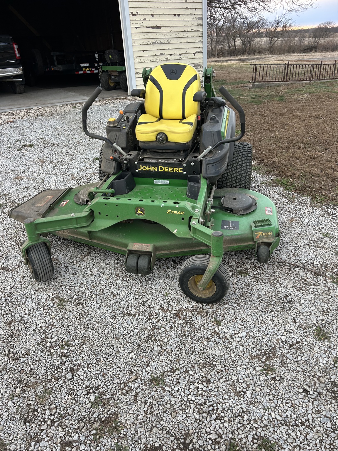  2018 John Deere Z955M EFI at LandMark in Hebron, NE
