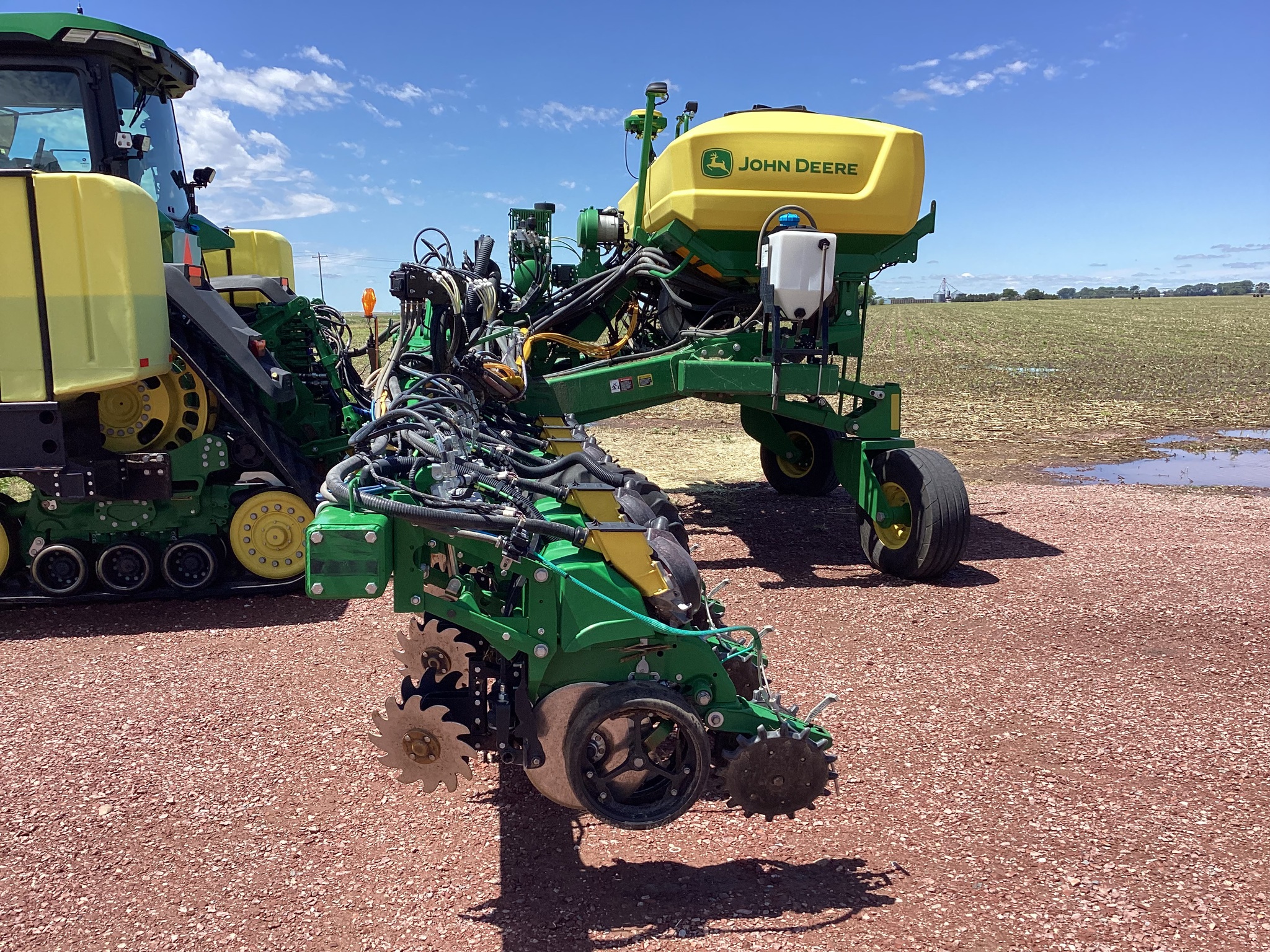  2022 John Deere 1725 CCS at LandMark in Minden, NE