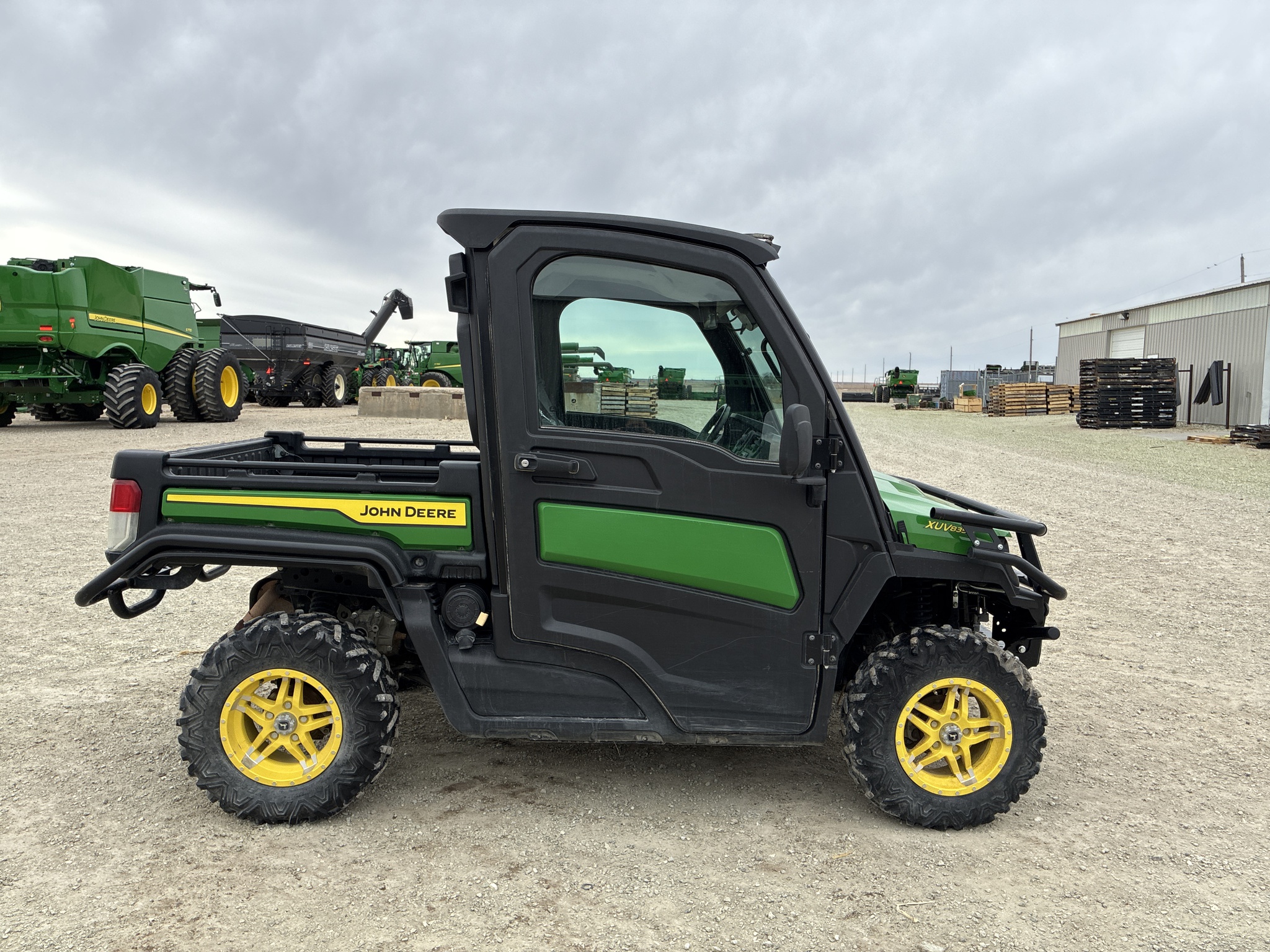  2023 John Deere XUV 835M at LandMark in Smith Center, KS
