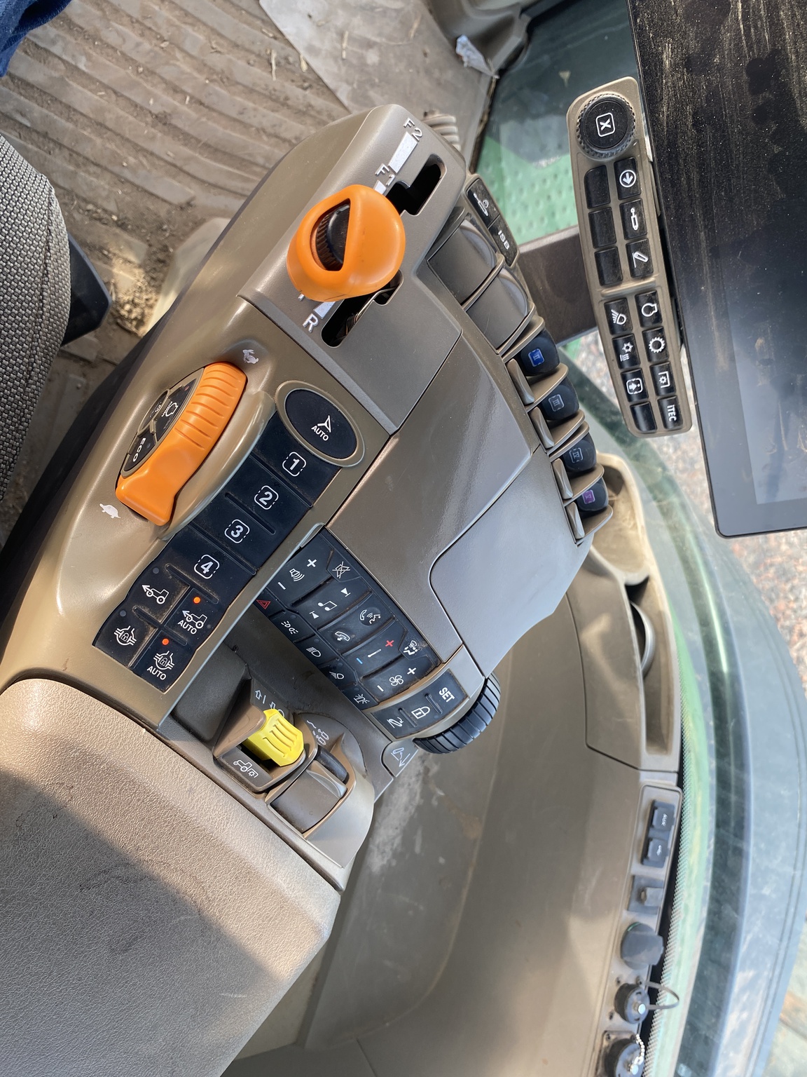  2024 John Deere 8R 370 at LandMark in Superior, NE