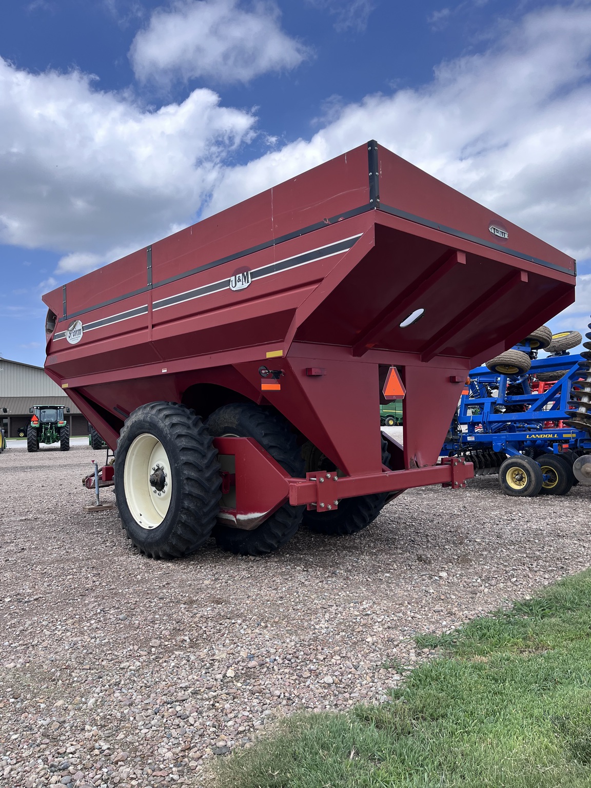 2005 J&m 1050-22D at LandMark in Minden, NE