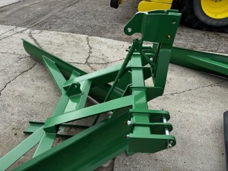 On Lot 2025 Yale VQ-118 at Tri County Equipment Sandusky, MI