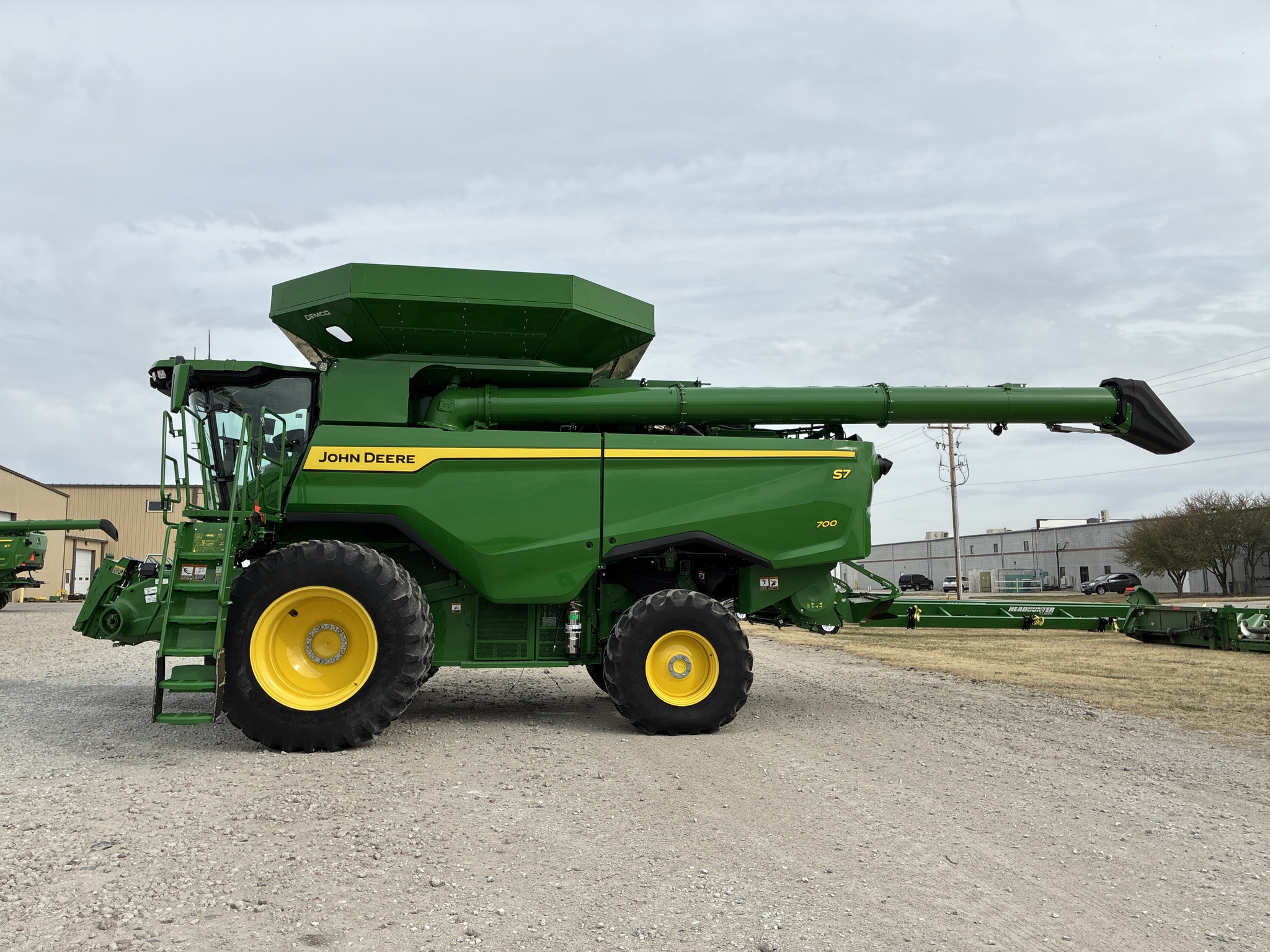  2025 John Deere S7 700 at LandMark in Kearney, NE