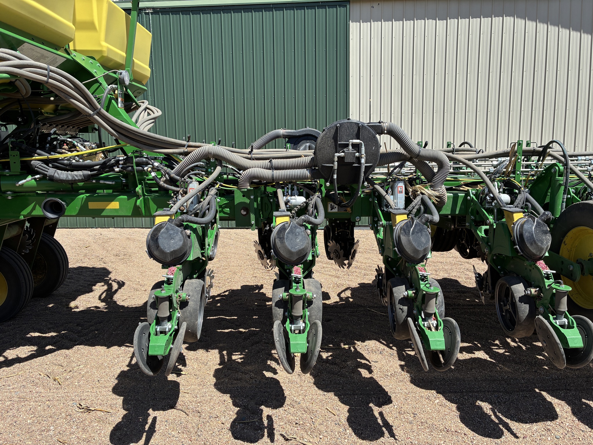  2022 John Deere 1775NT at LandMark in Gothenburg, NE