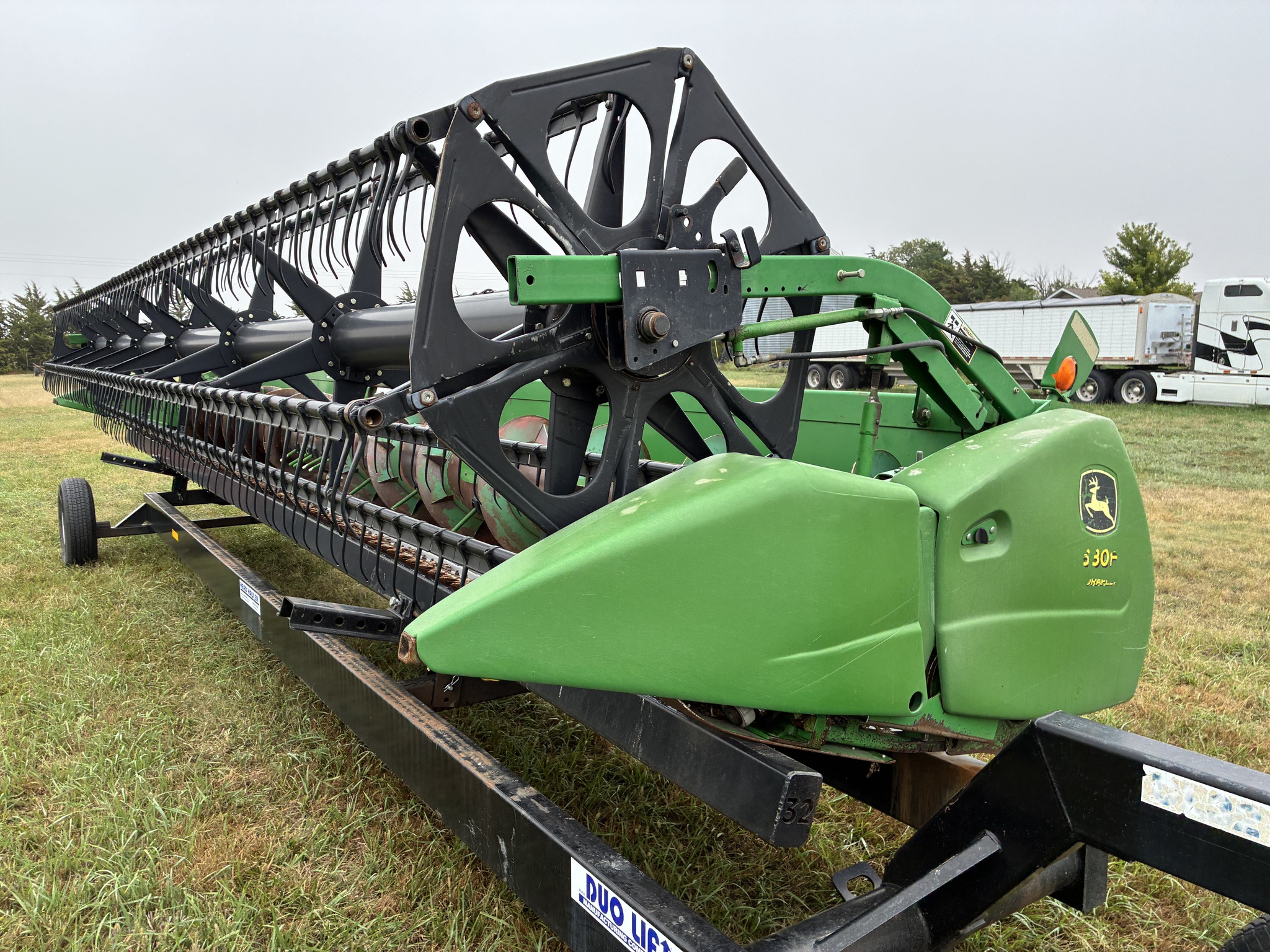   Duo Lift DL-32 at LandMark in Holdrege, NE