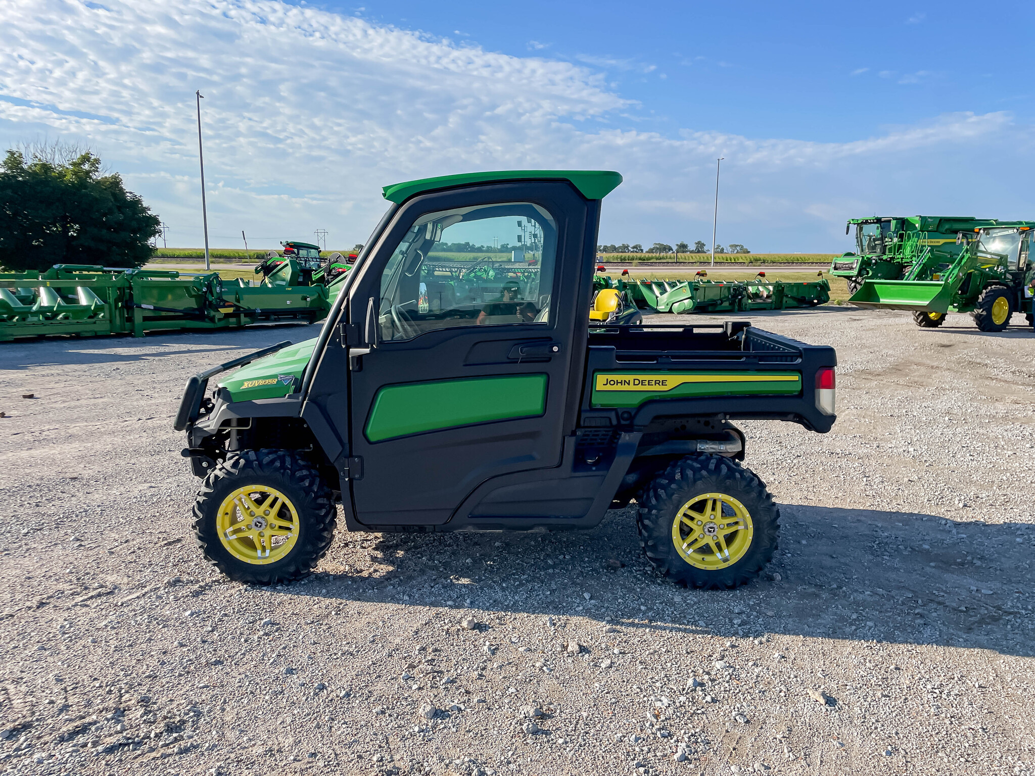  2021 John Deere XUV 835R at LandMark in Hastings, NE