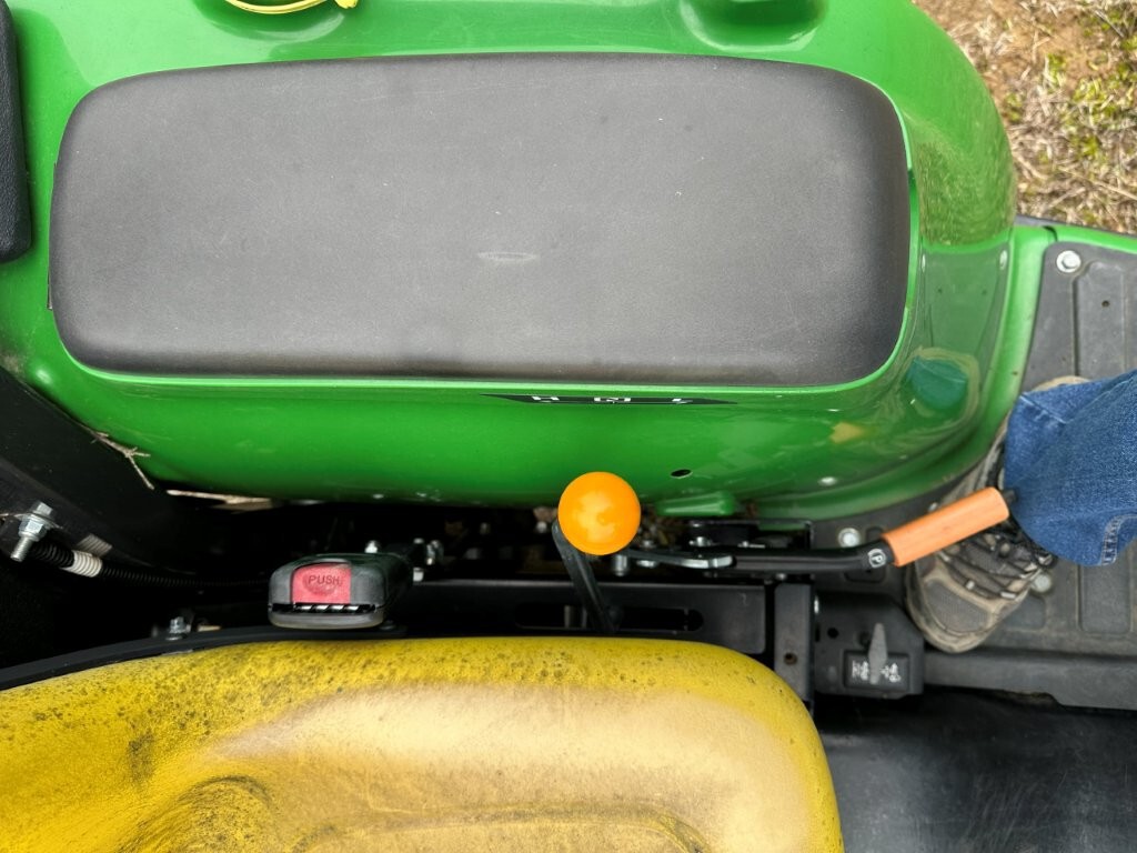 On Lot  John Deere 3032E at Tri County Equipment Lapeer, MI