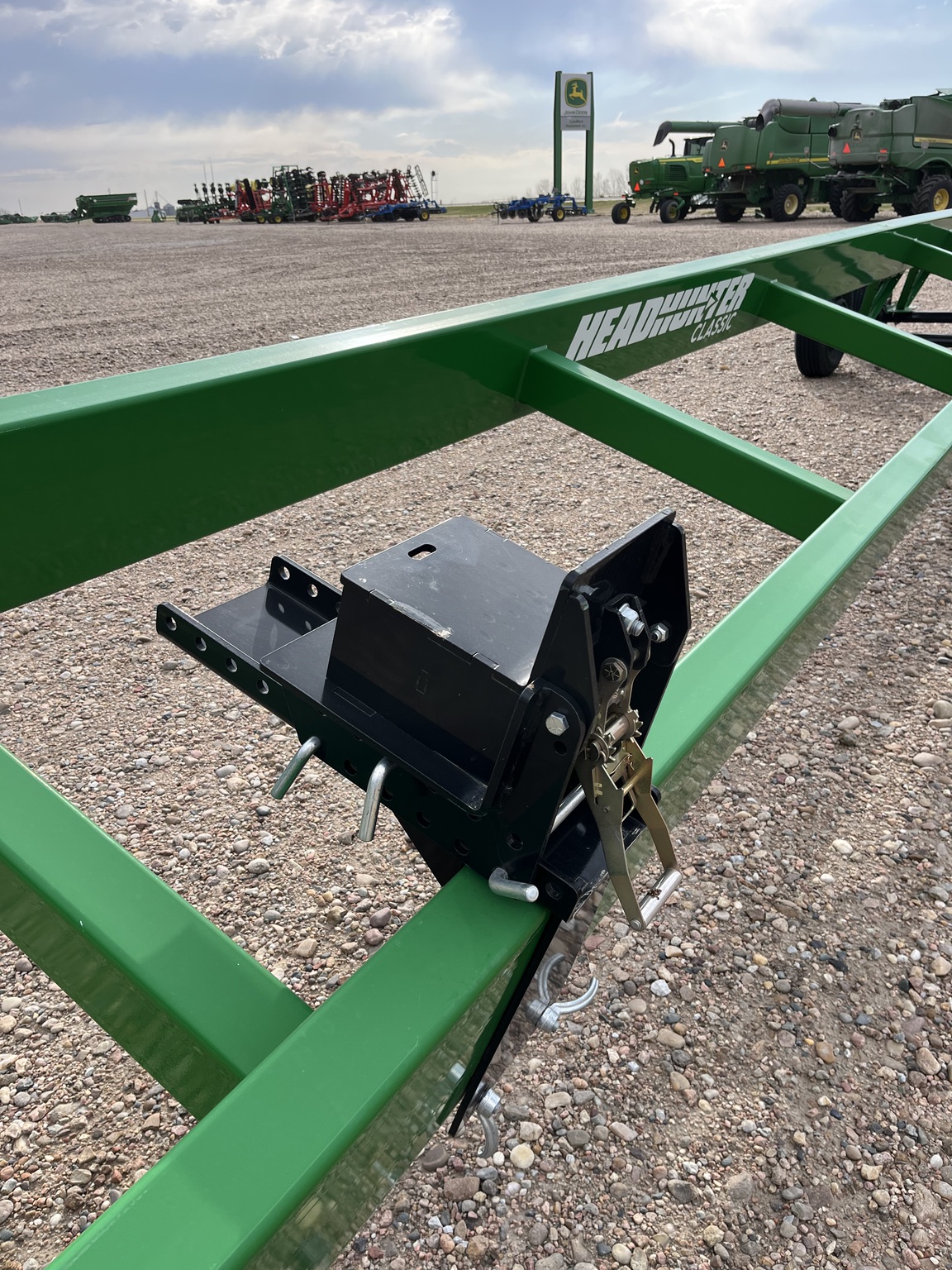  2023 Headhunter HHC43-DA/DB at LandMark in Minden, NE