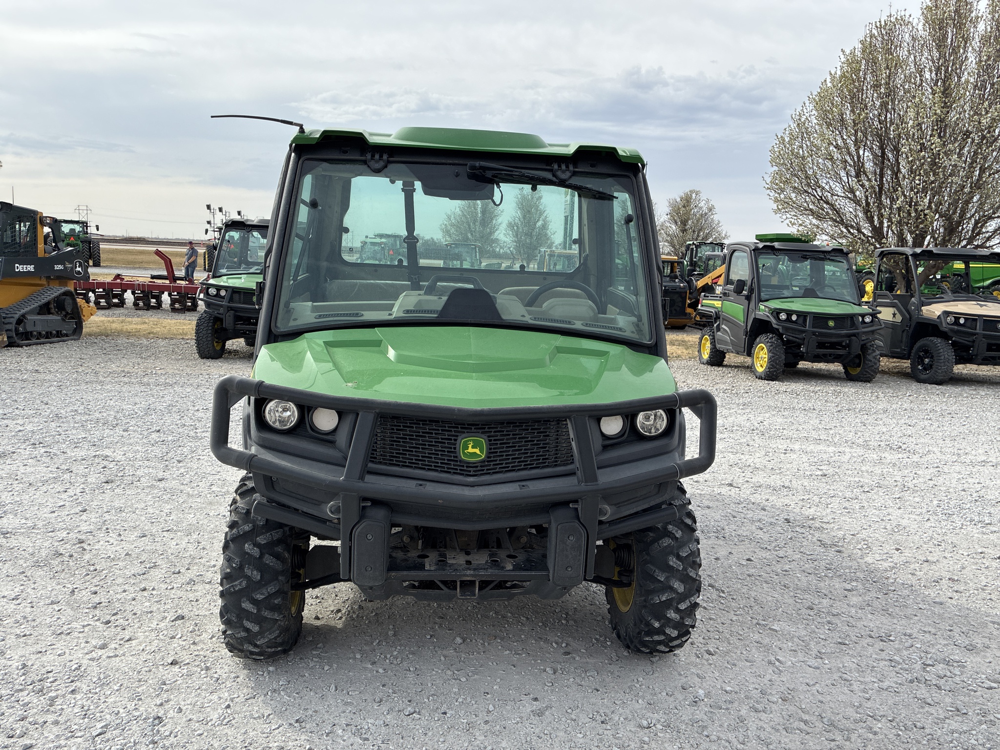  2021 John Deere XUV 835R at LandMark in Kearney, NE