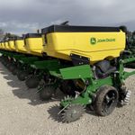  2025 John Deere 1725 at LandMark in Hastings, NE