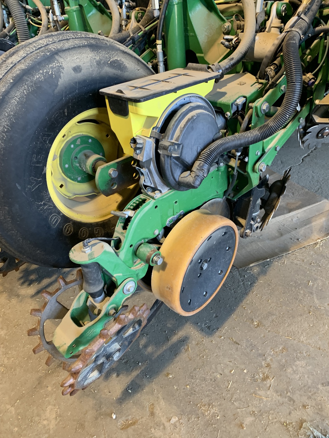  2018 John Deere 1775NT at LandMark in Arapahoe, NE