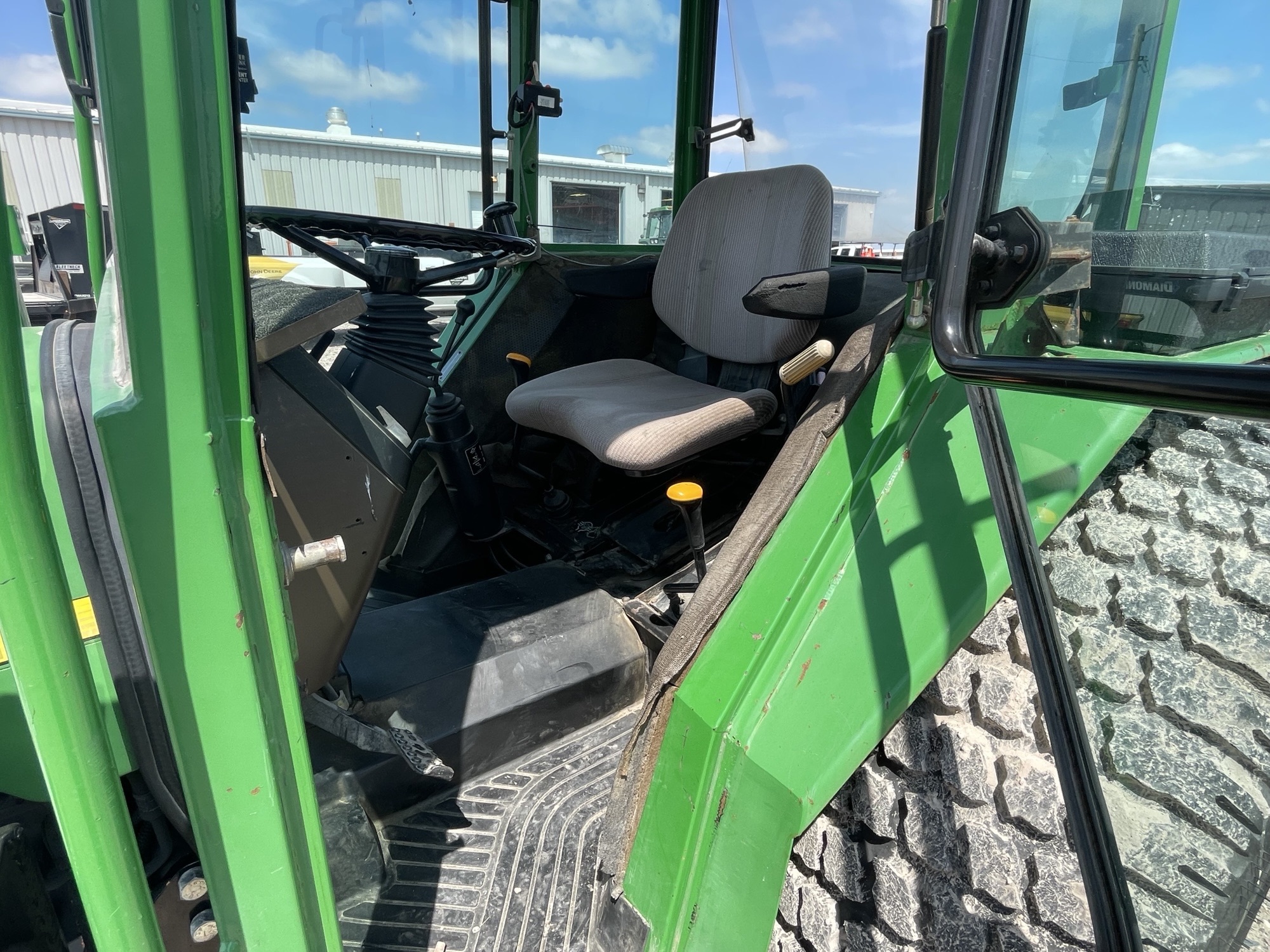  2000 John Deere 5510 at LandMark in Gothenburg, NE
