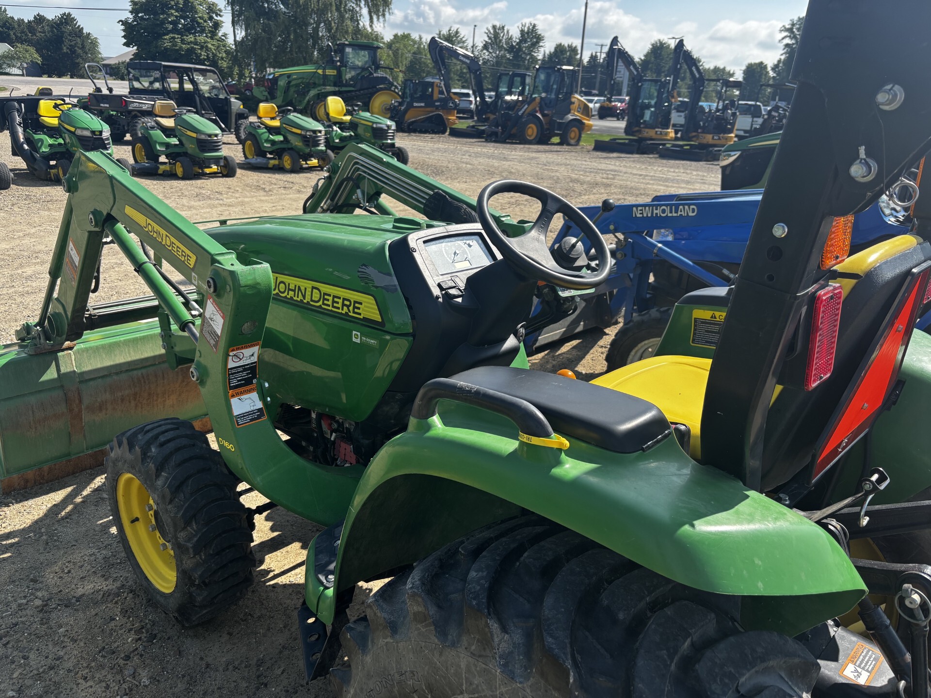 On Lot 2016 John Deere 3025E at Tri County Equipment Sandusky, MI