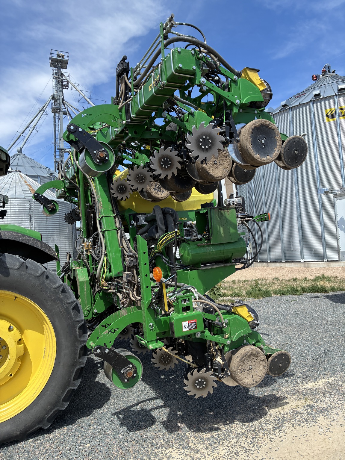  2024 John Deere 1725 at LandMark in Gothenburg, NE