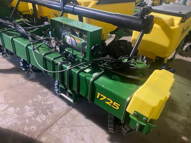  2025 John Deere 1725 at LandMark in Smith Center, KS