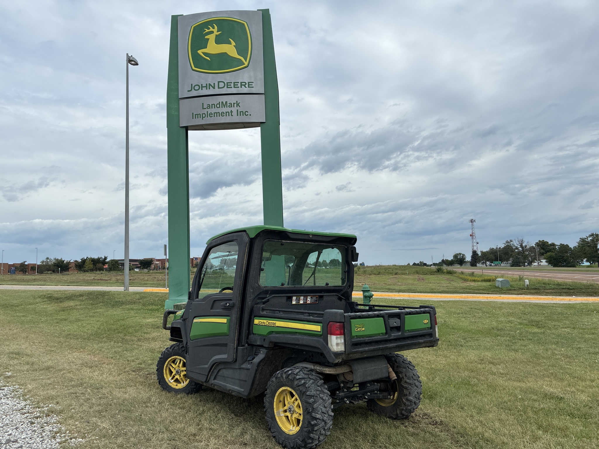  2019 John Deere XUV 835R at LandMark in Beatrice, NE