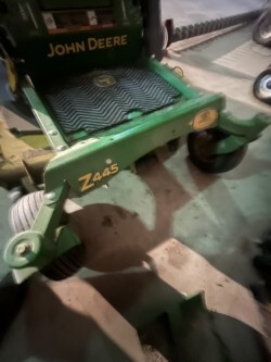  2012 John Deere Z445 at LandMark in Gothenburg, NE