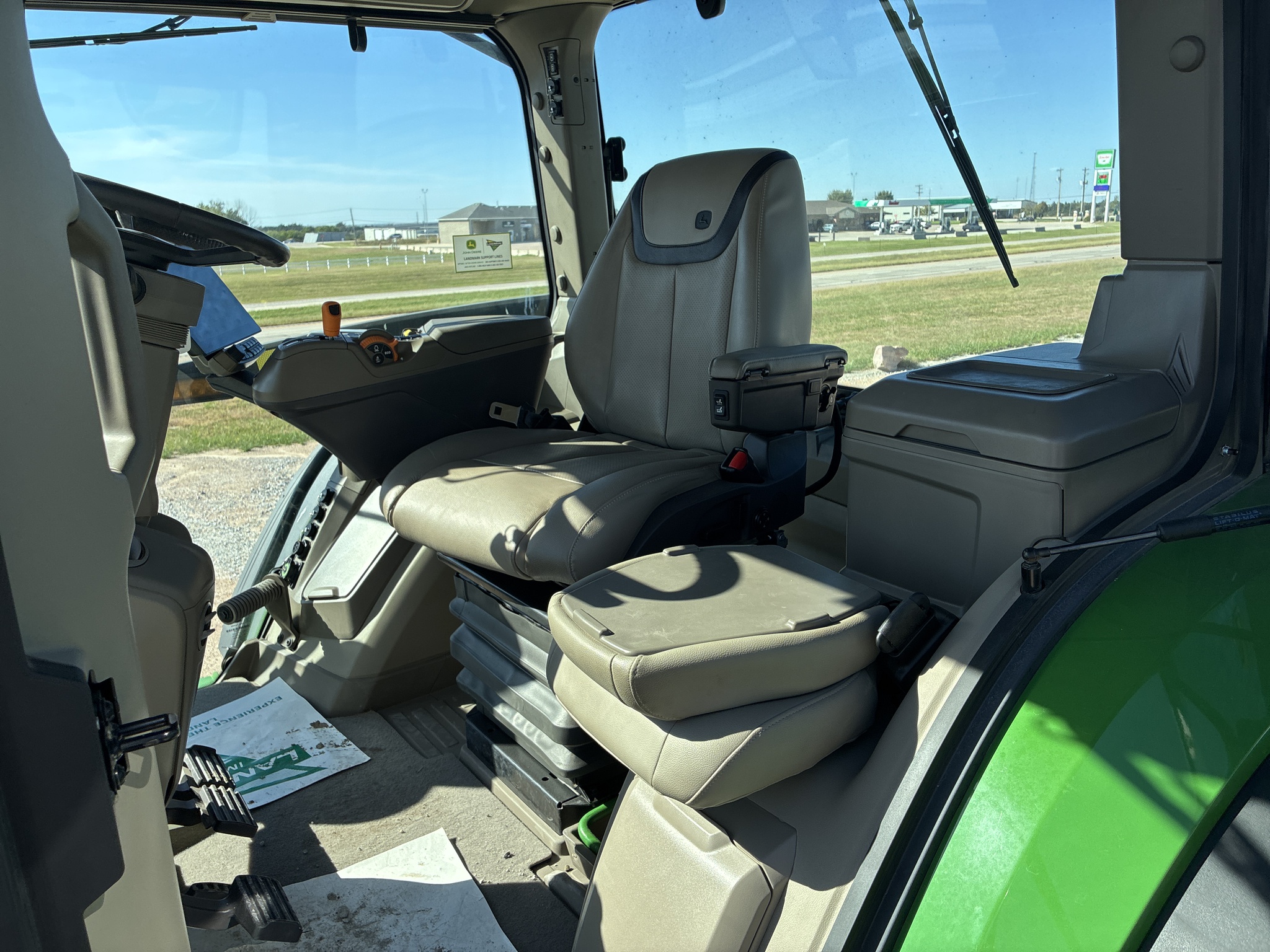 2025 John Deere 8R 370 at LandMark in Hebron, NE