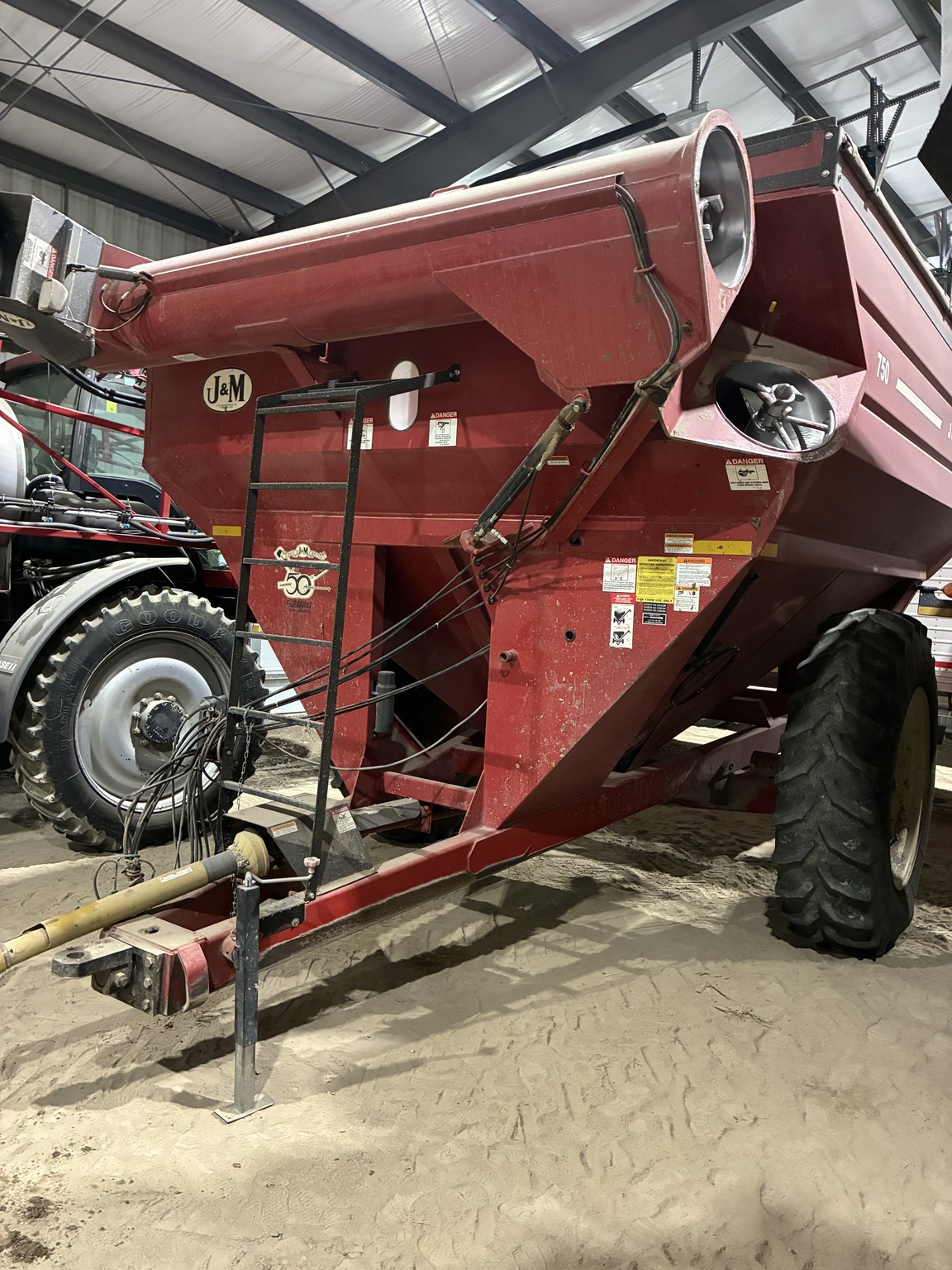  2010 J&m 750-18 at LandMark in Holdrege, NE