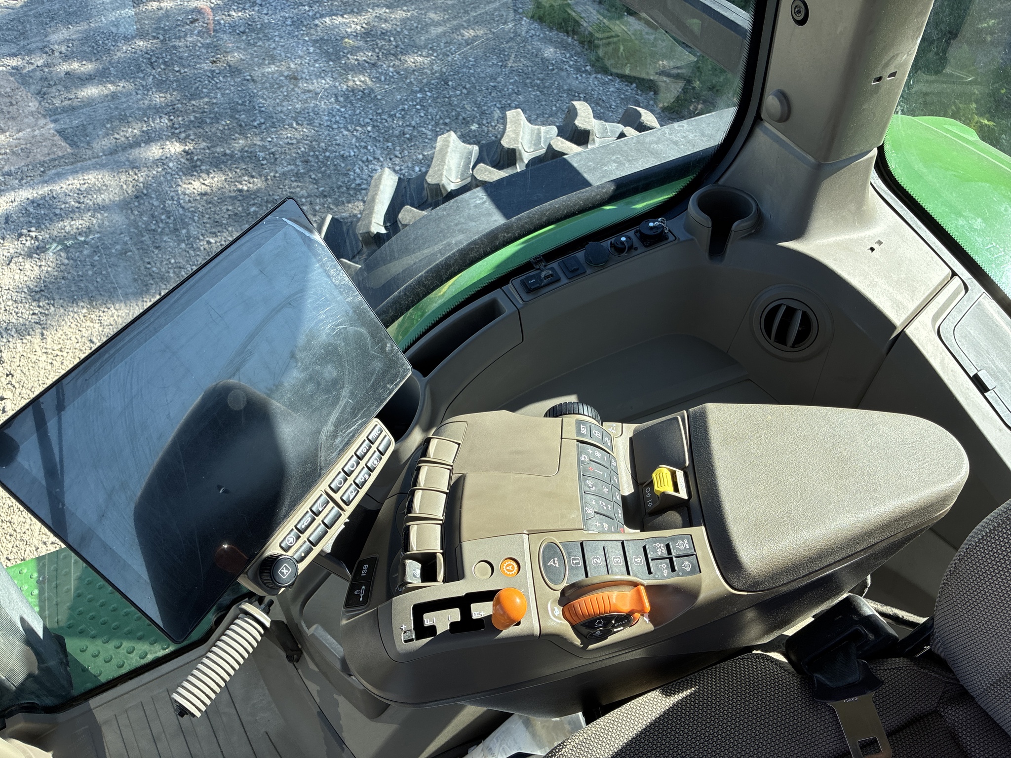  2025 John Deere 8R 250 at LandMark in Hastings, NE