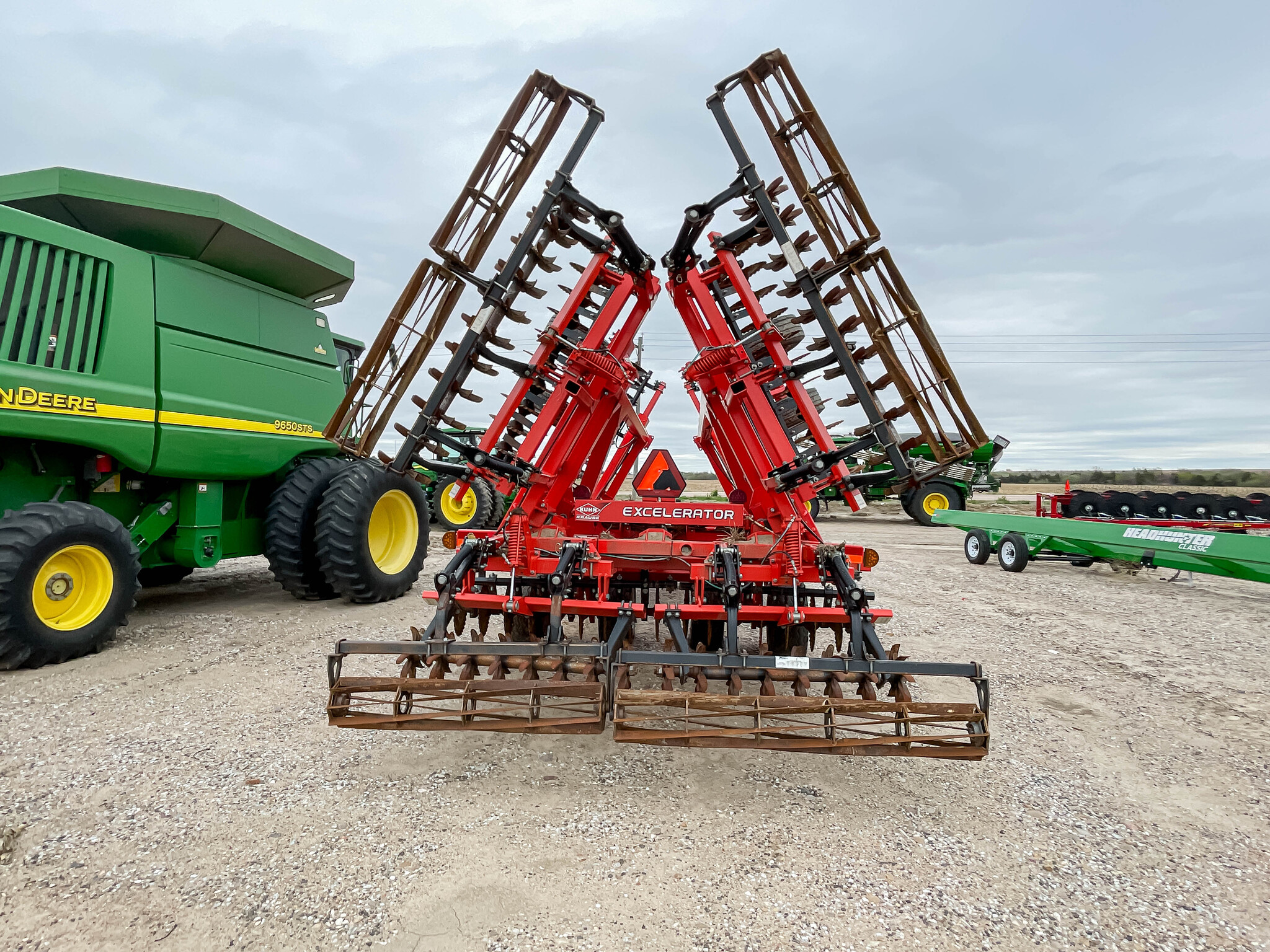  2016 Kuhn Krause 8005-25 at LandMark in Minden, NE