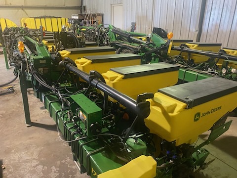 2025 John Deere 1725 at LandMark in Hastings, NE