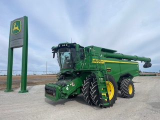  2025 John Deere S7 700 at LandMark in Fairfield, NE