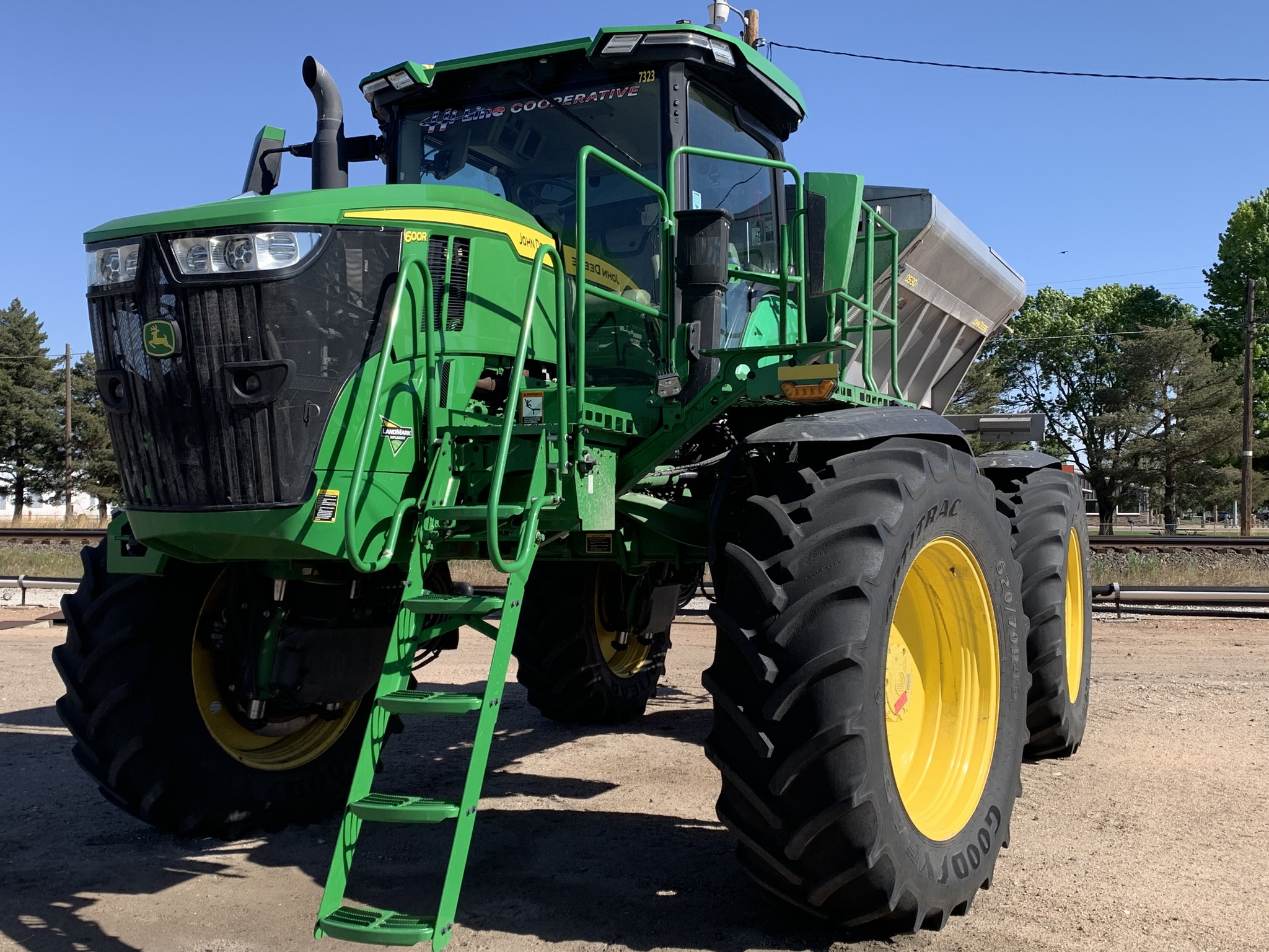  2023 John Deere 600R at LandMark in Gothenburg, NE