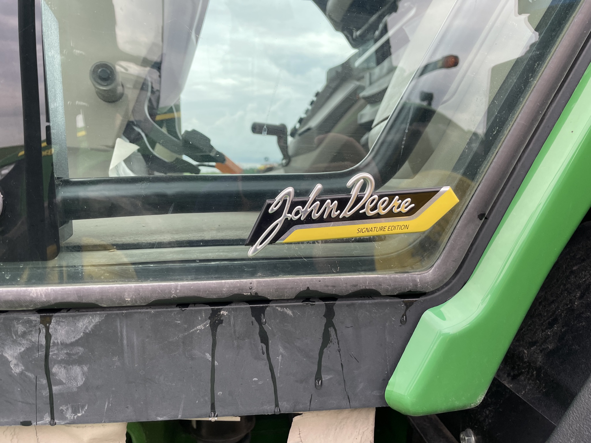  2024 John Deere 8RT 370 at LandMark in Fairfield, NE
