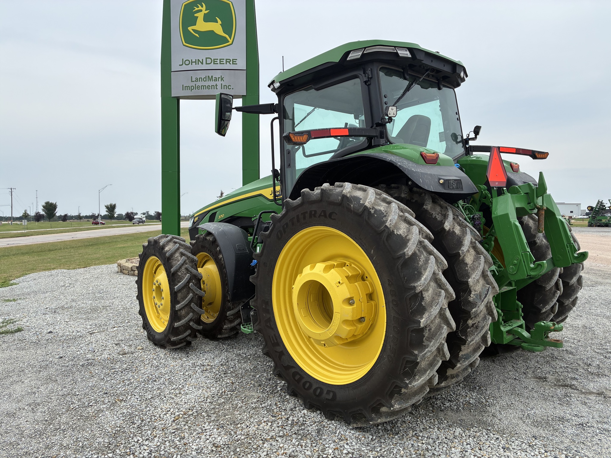  2025 John Deere 8R 370 at LandMark in Hebron, NE