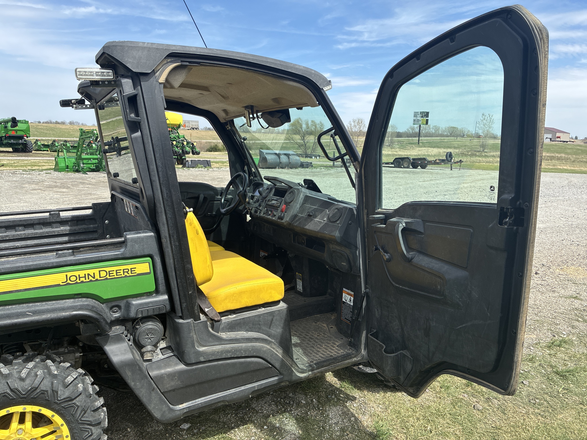  2019 John Deere XUV 865M at LandMark in Marysville, KS