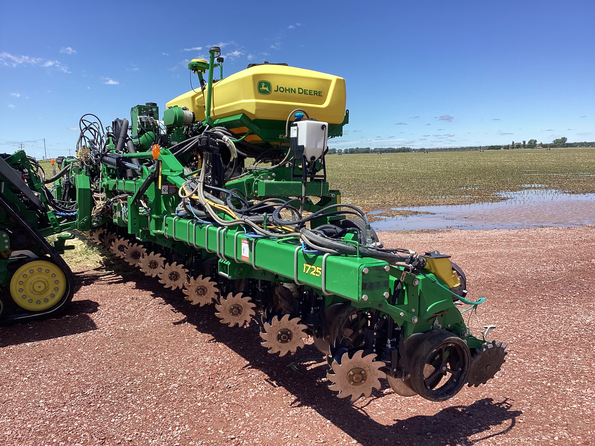  2022 John Deere 1725 CCS at LandMark in Minden, NE