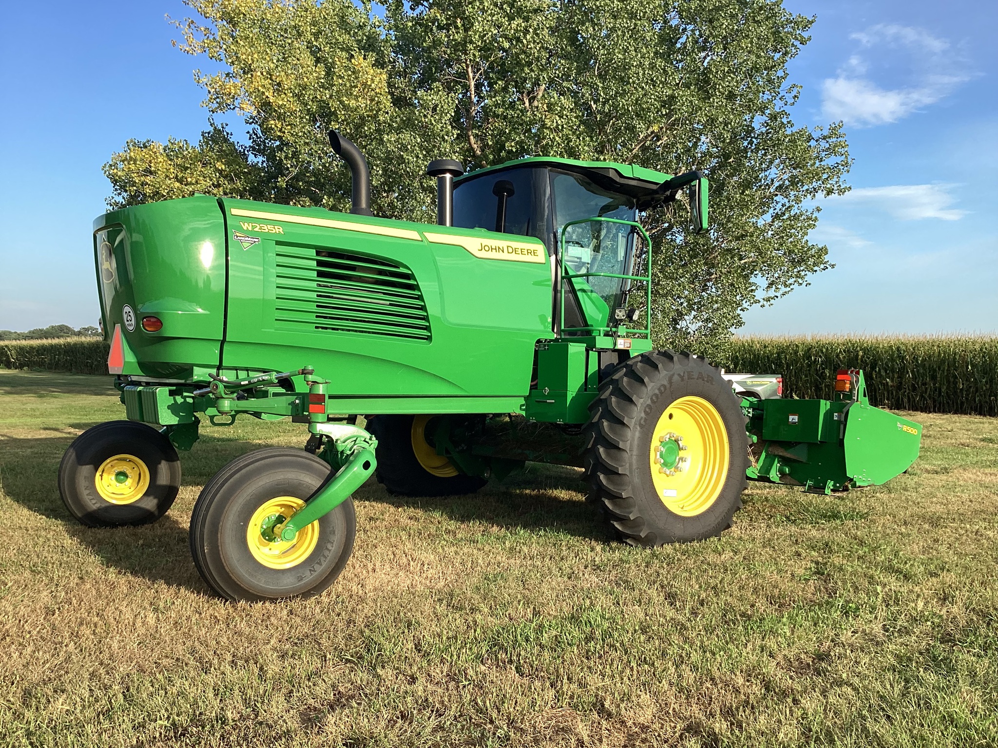  2024 John Deere W235R at LandMark in Minden, NE