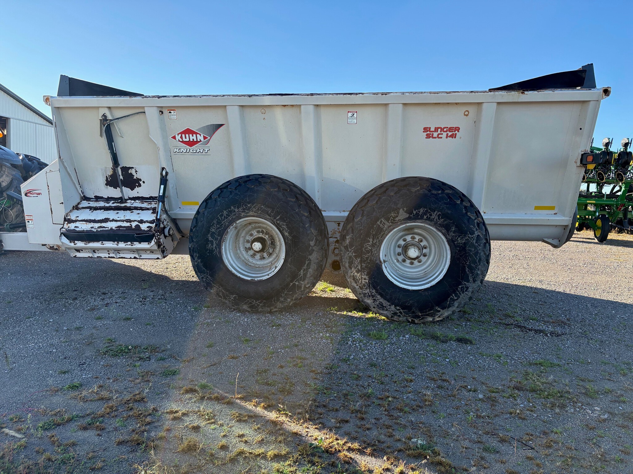 On Lot 2017 Kuhn Knight SLC141 at Tri County Equipment Caro, MI