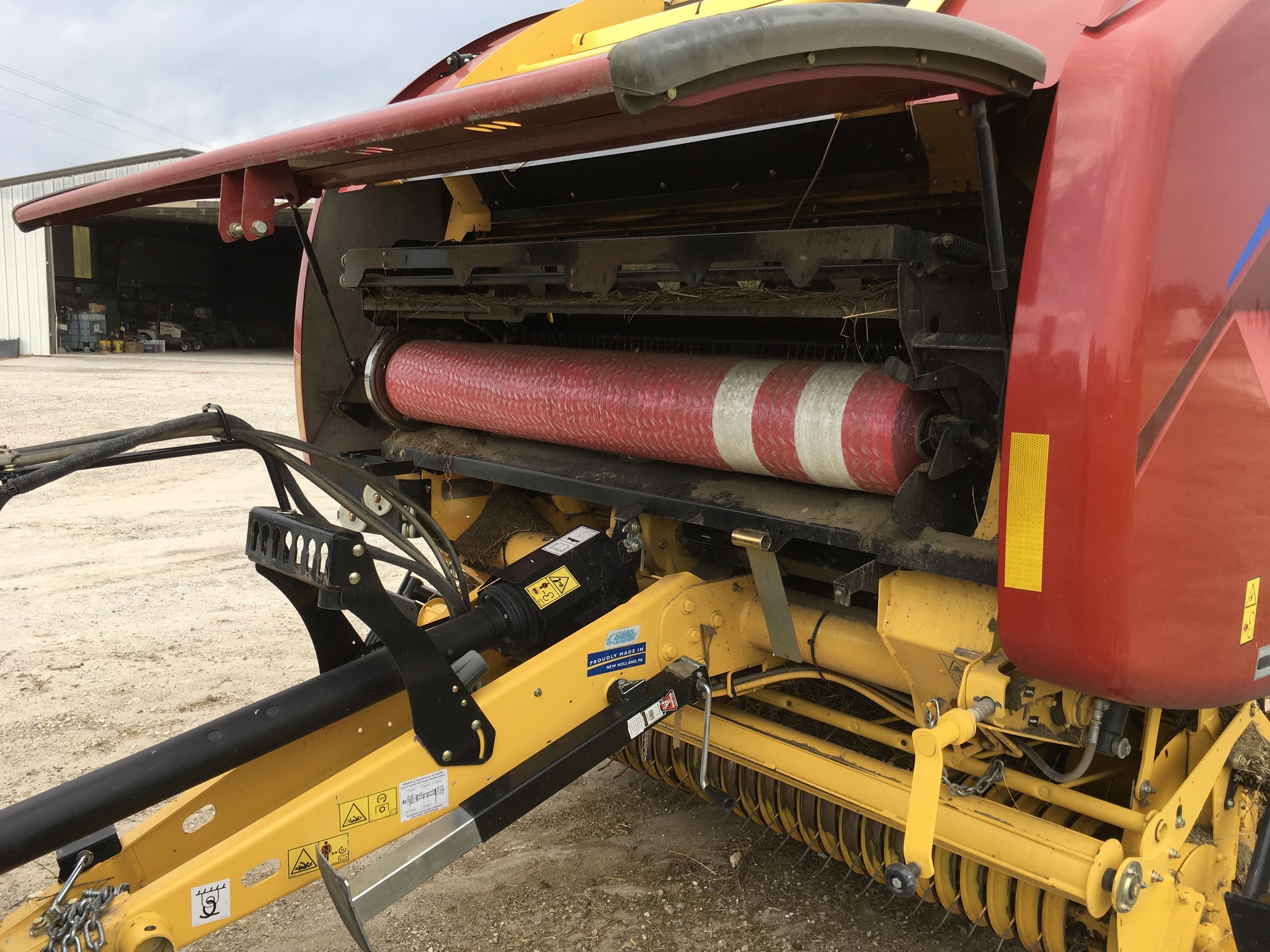  2023 NEW HOLLAND Rollbelt 560 at LandMark in Phillipsburg, KS