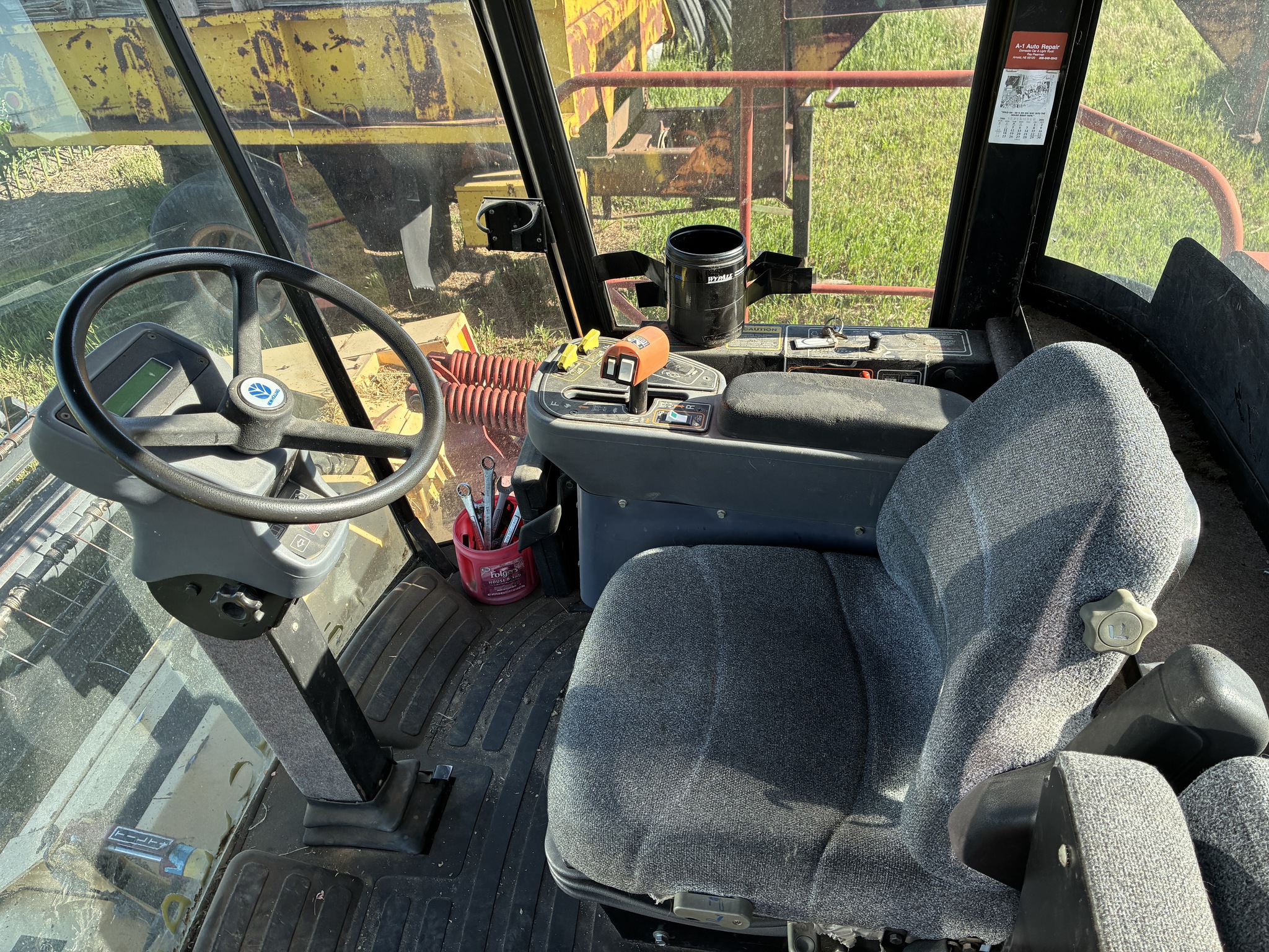  2002 NEW HOLLAND HW320 at LandMark in Gothenburg, NE