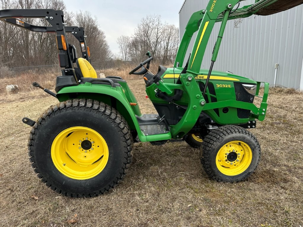 On Lot  John Deere 3032E at Tri County Equipment Lapeer, MI
