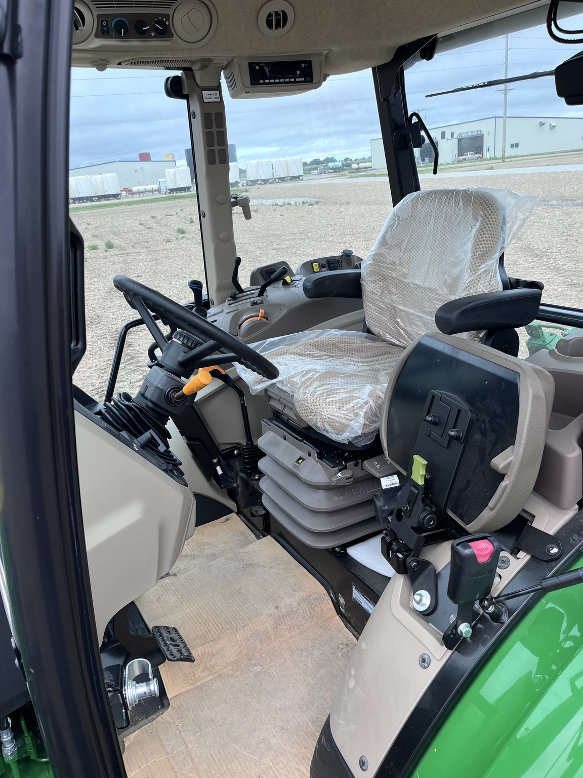  2023 John Deere 5075E at LandMark in Minden, NE