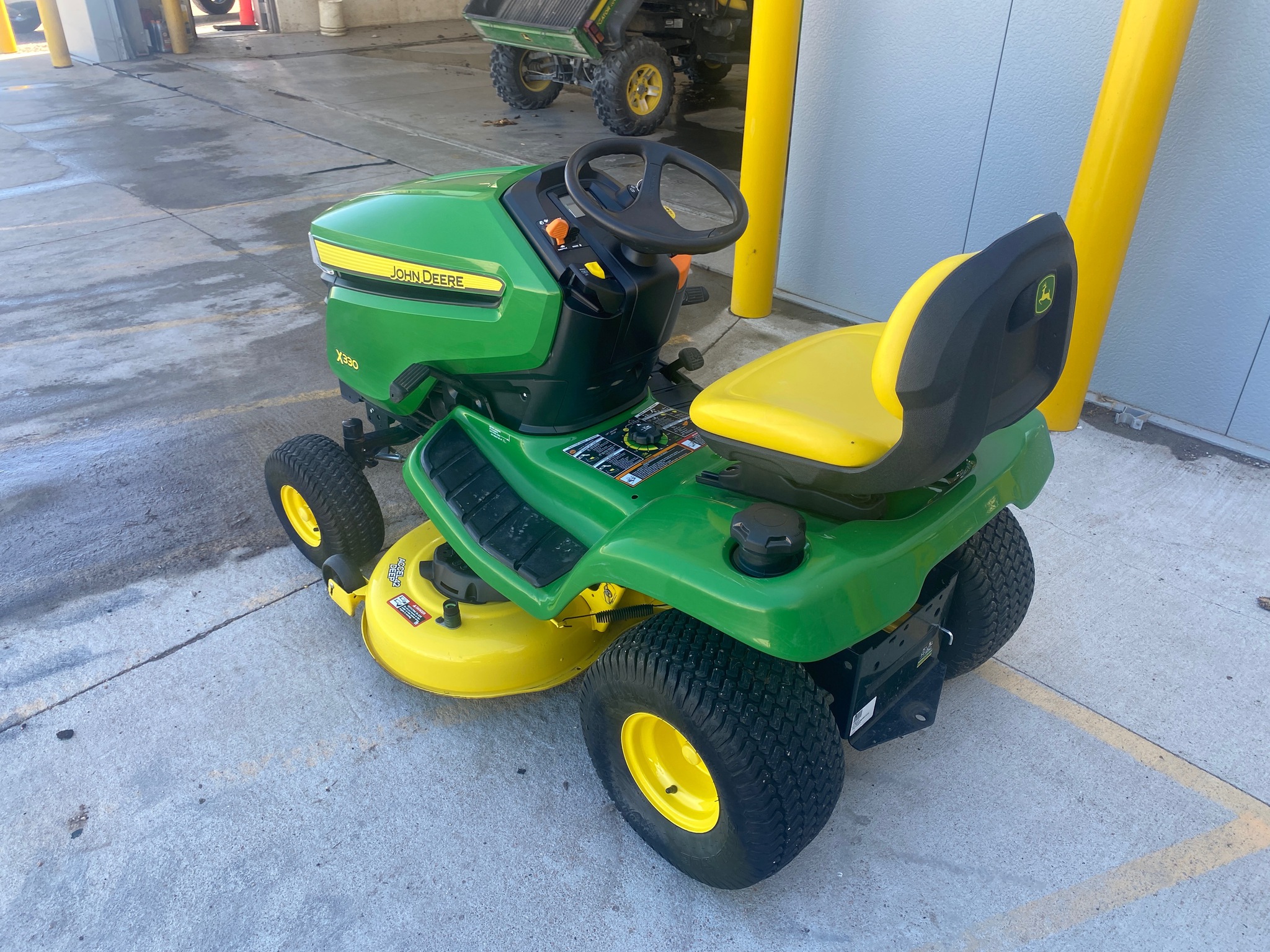 2021 John Deere X330 at LandMark in Hebron, NE