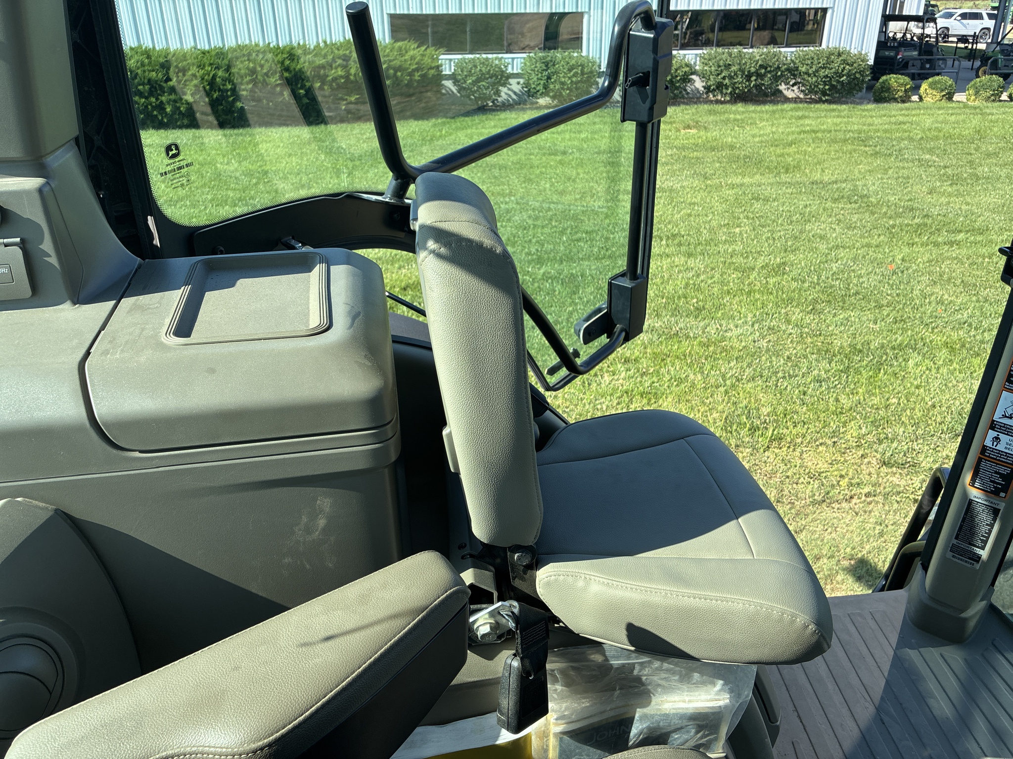 2024 John Deere 8R 370 at LandMark in Marysville, KS