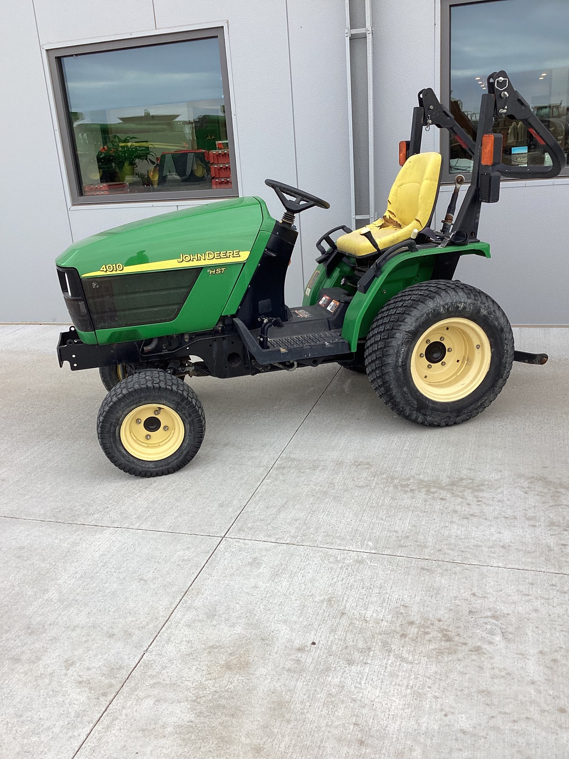  2003 John Deere 4010 at LandMark in Arapahoe, NE
