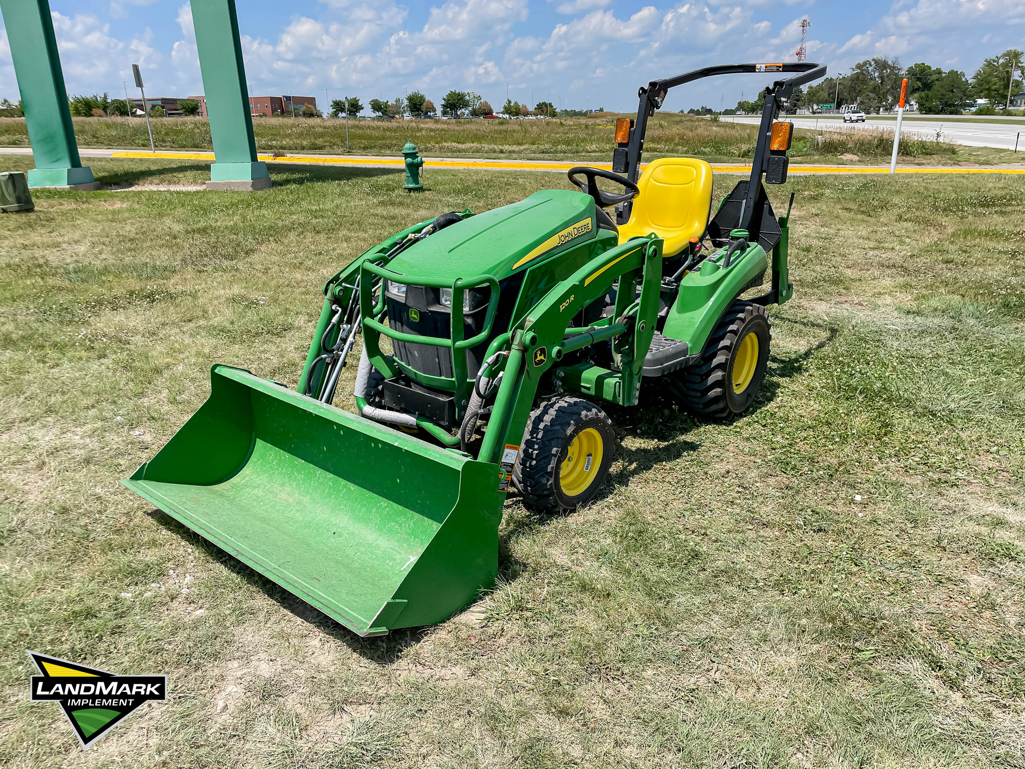  2022 John Deere 1023E at LandMark in Phillipsburg, KS