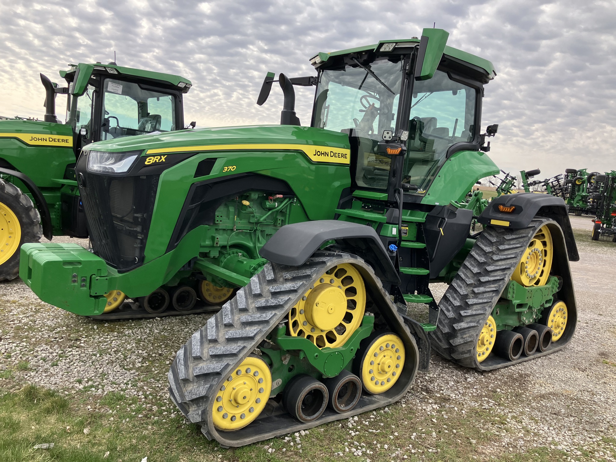 S Pend 2021 John Deere 8RX 370 at Tri County Equipment Caro, MI