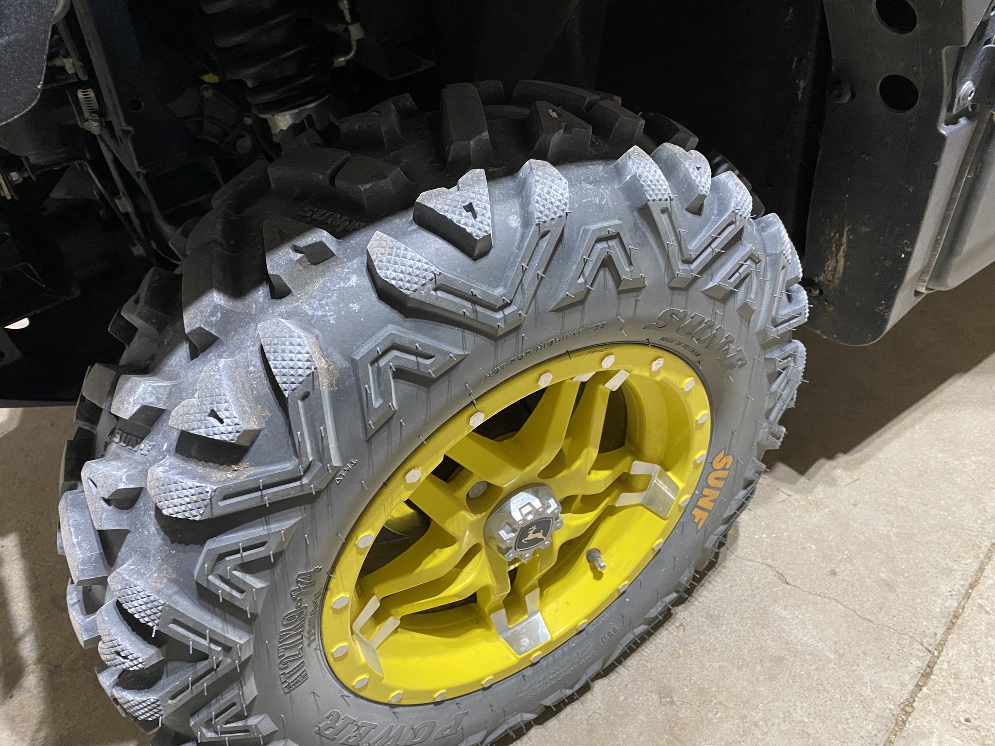  2023 John Deere XUV 835M at LandMark in Hebron, NE